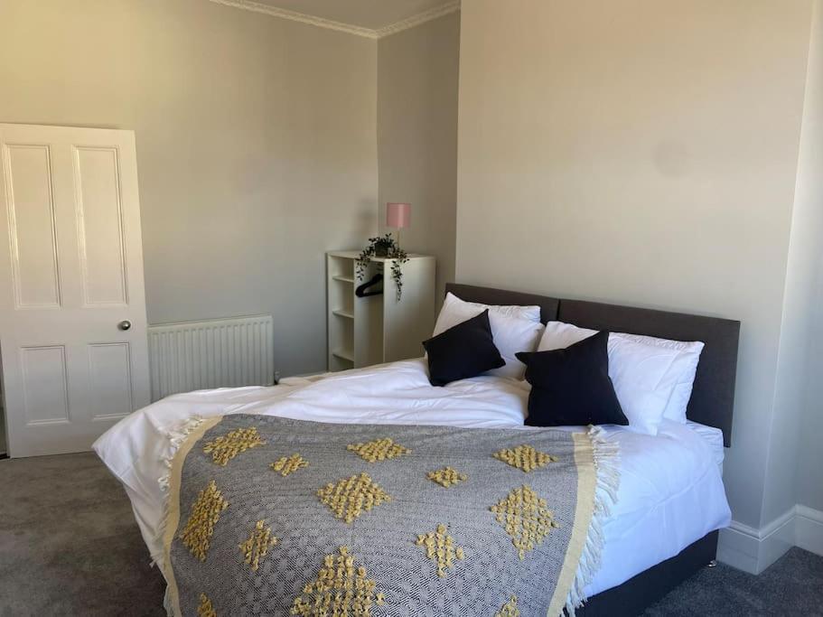 Large Boutique Self Catering Southsea Holiday Flat Portsmouth Eksteriør bilde